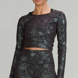 NWOT Lululemon Wunder Train Cropped Long Sleeve Sz 8
Shirt *Foil